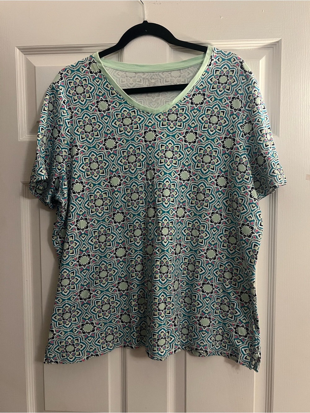 Women's Mint Floral Tile V-Neck Short Sleeve Tee